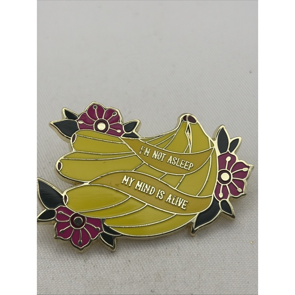 I’m Not Asleep My Mind Is Alive Bananas Fruit Flowers Lapel Hat Pin